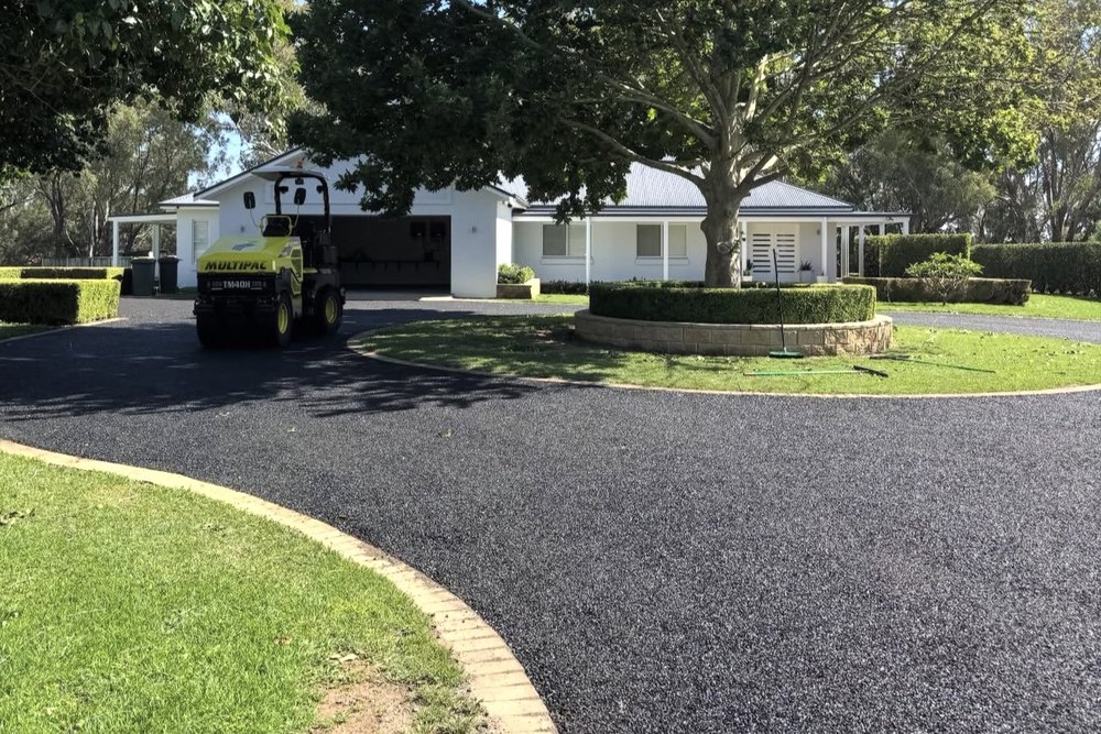 Driveway rebuild & spray seal, Rural NSW